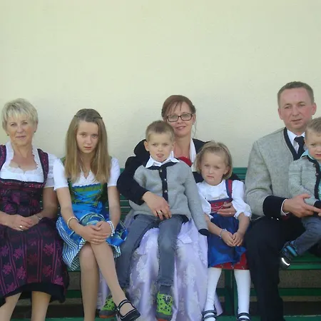 Gaestehaus Schwoagerhof Farm stay Fuegen