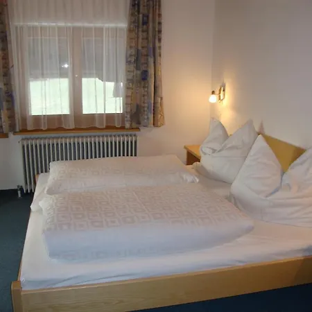 Gaestehaus Schwoagerhof Фермерський будинок Фюген