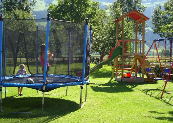 Gaestehaus Schwoagerhof Fuegen