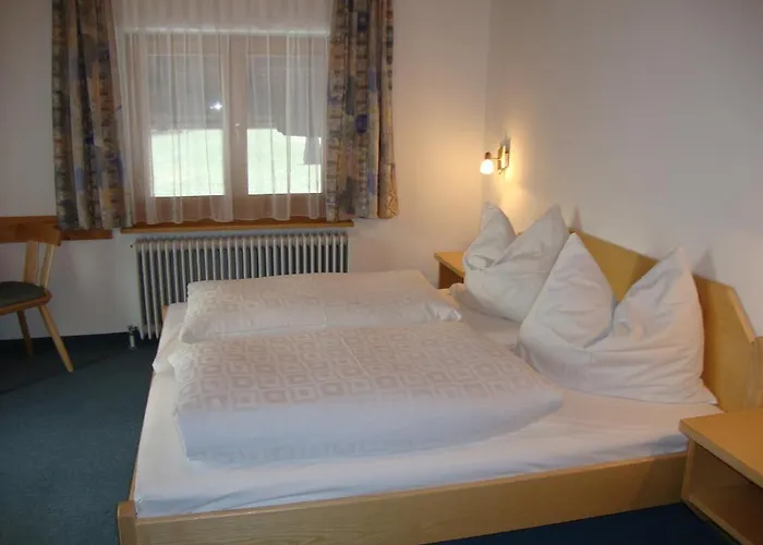 Gaestehaus Schwoagerhof Farm stay Fuegen