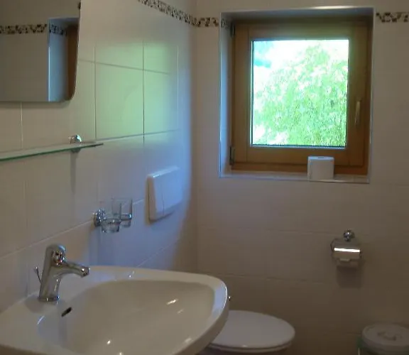 Farm stay Gaestehaus Schwoagerhof *