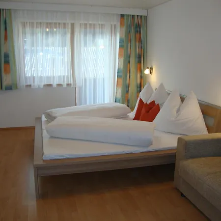 Gaestehaus Schwoagerhof フューゲン