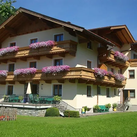 Gaestehaus Schwoagerhof *