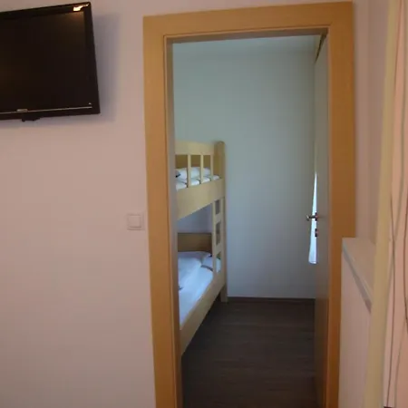 Gaestehaus Schwoagerhof フューゲン