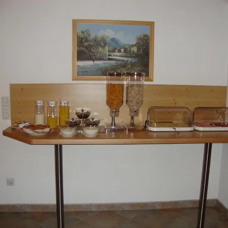 Gaestehaus Schwoagerhof * フューゲン